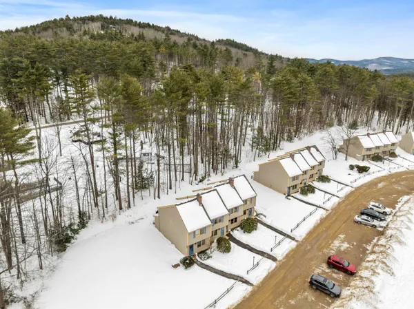 $300,000 | 35 Lakewood Pines, Unit 3, Bristol, NH 03222