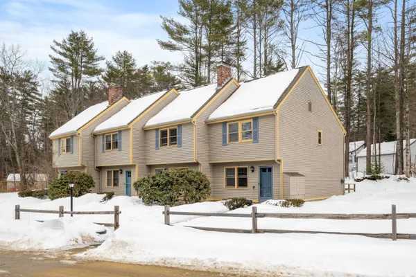$300,000 | 35 Lakewood Pines, Unit 3, Bristol, NH 03222
