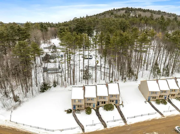 $300,000 | 35 Lakewood Pines, Unit 3, Bristol, NH 03222