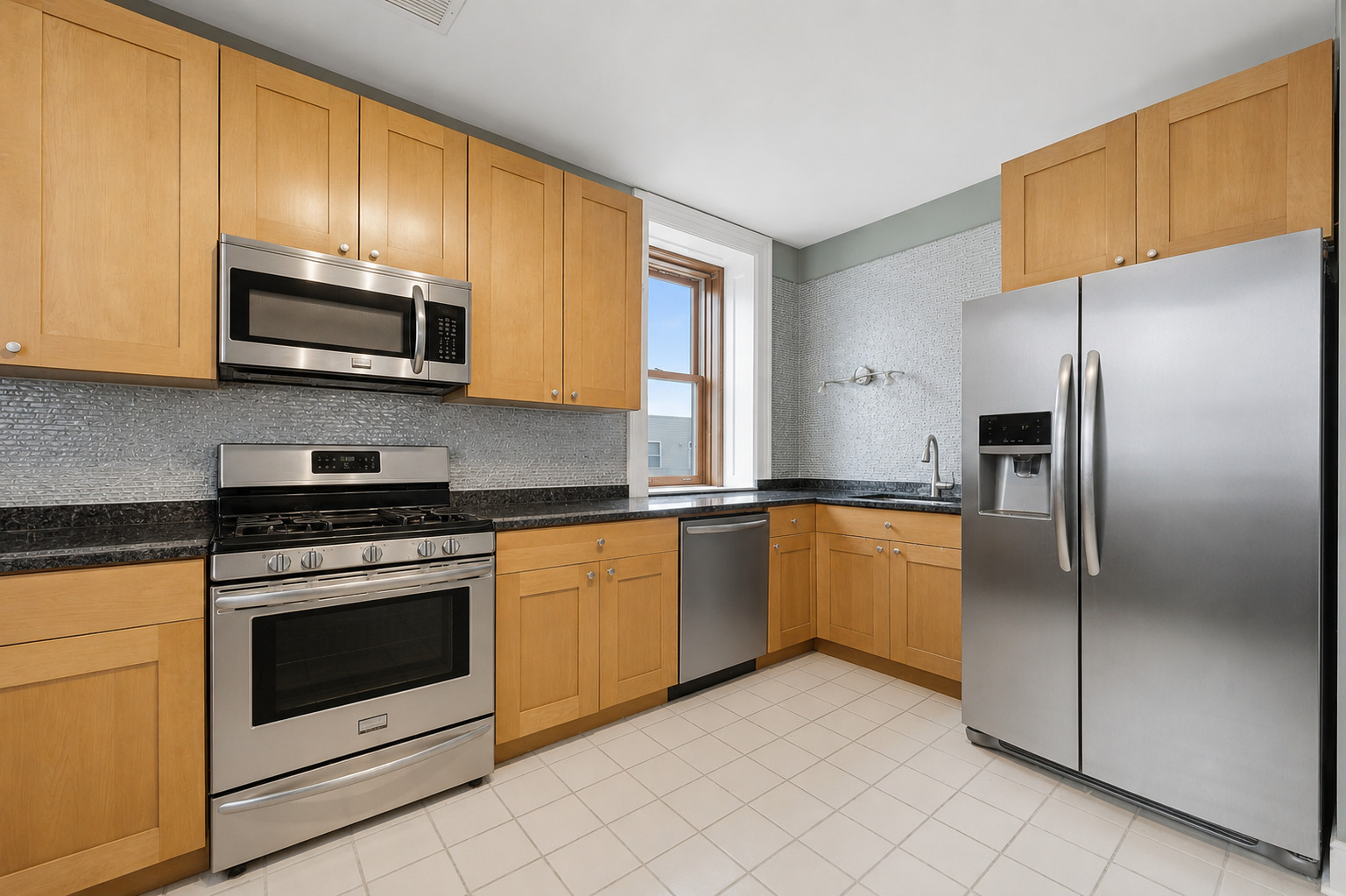 559 West Surf Street, Unit 306 Chicago, IL 60657 - Photo 5 of 17