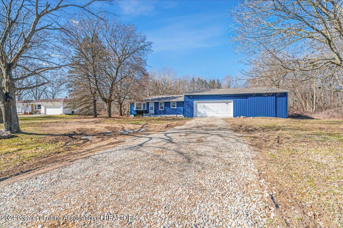929 College Road Mason, MI 48854 - Photo 4 of 38 03-Media Jett-36