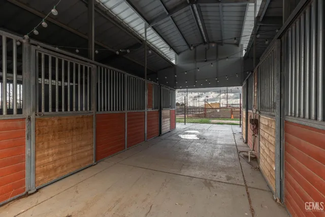 $950,000 | Undisclosed Address, Bakersfield, CA 93308