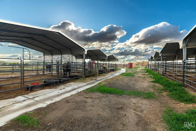 $950,000 | Undisclosed Address, Bakersfield, CA 93308