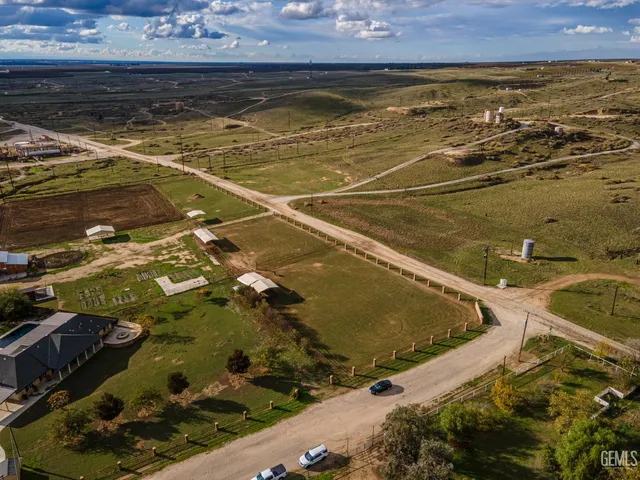 $950,000 | Undisclosed Address, Bakersfield, CA 93308