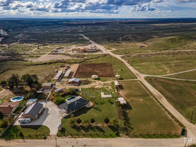 $950,000 | Undisclosed Address, Bakersfield, CA 93308