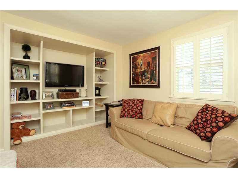 22 Hamlin Road Falmouth, ME 04105 - Photo 11 of 19 Den/Family/Great Room.