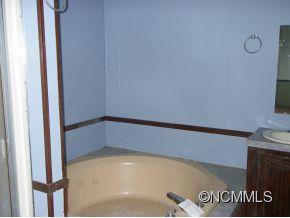 1818 Newfound Road Leicester, NC 28748 - Photo 8 of 11 Gallery Image 8