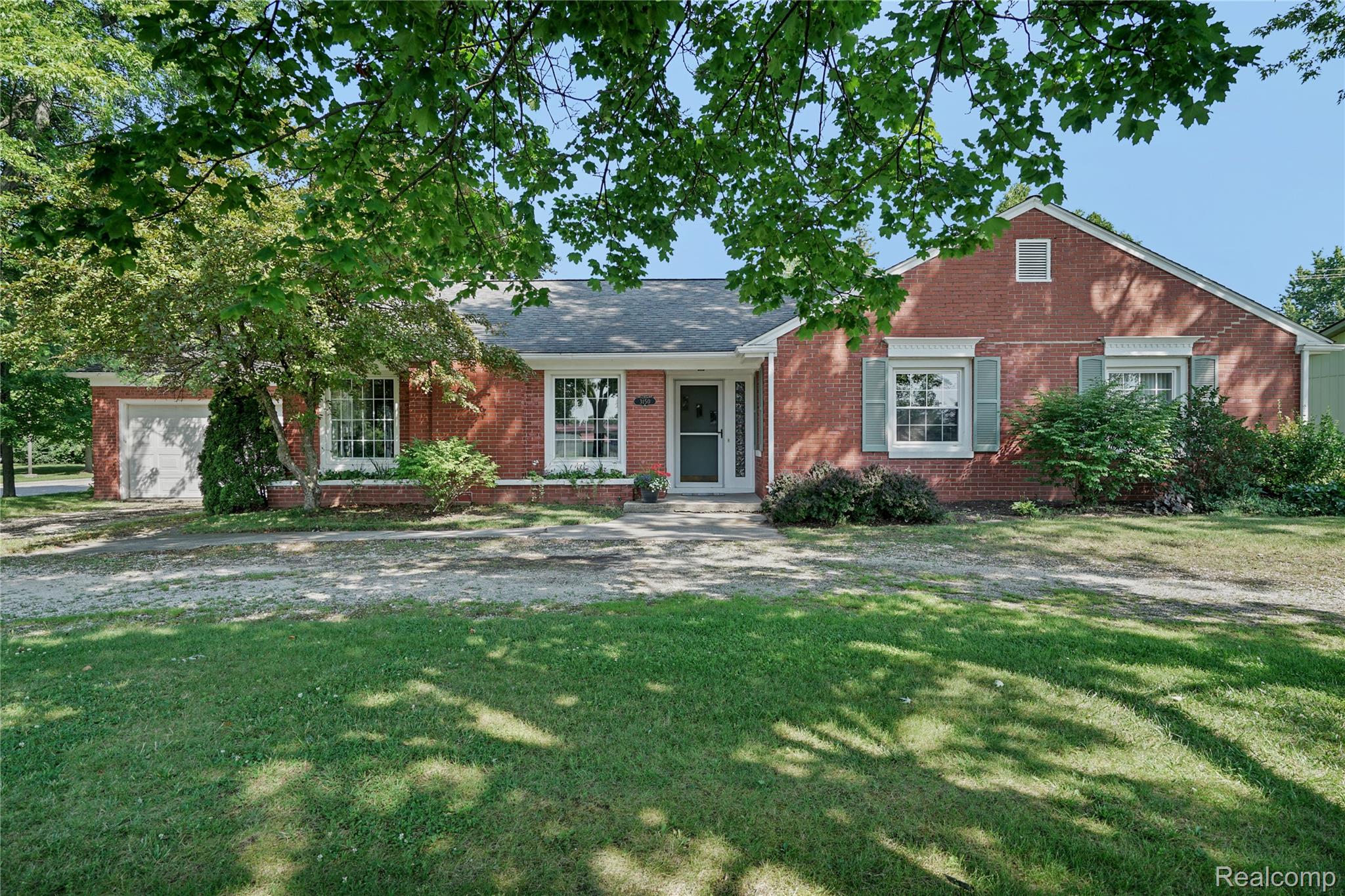 3150 Davison Road Lapeer, MI 48446 - Photo 1 of 33 DSC08858 (1).jpg