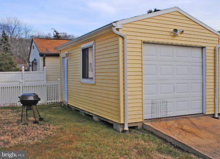 8029 Shore Road Sparrows Point, MD 21219 - Photo 14 of 17 Exterior (Rear)