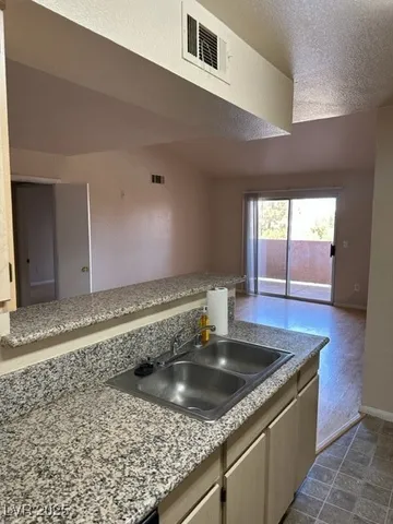 $1,150 | 1150 North Buffalo Drive, Unit 2040, Las Vegas, NV 89128