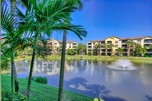 $2,900 | 400 Uno Lago Drive, Unit 204, Juno Beach, FL 33408