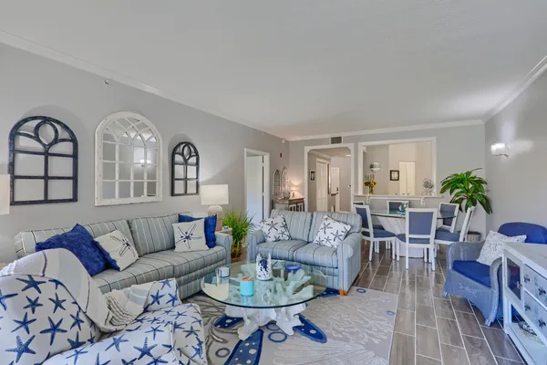 $2,900 | 400 Uno Lago Drive, Unit 204, Juno Beach, FL 33408