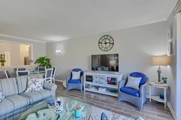 $2,900 | 400 Uno Lago Drive, Unit 204, Juno Beach, FL 33408