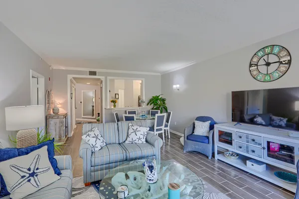 $2,900 | 400 Uno Lago Drive, Unit 204, Juno Beach, FL 33408