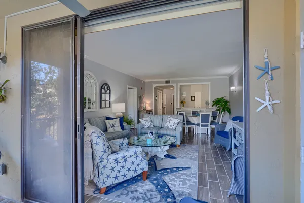 $2,900 | 400 Uno Lago Drive, Unit 204, Juno Beach, FL 33408