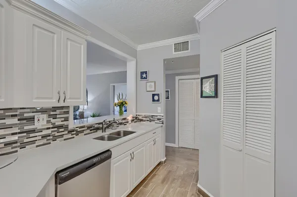 $2,900 | 400 Uno Lago Drive, Unit 204, Juno Beach, FL 33408