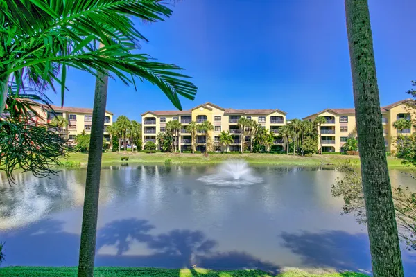 $2,900 | 400 Uno Lago Drive, Unit 204, Juno Beach, FL 33408