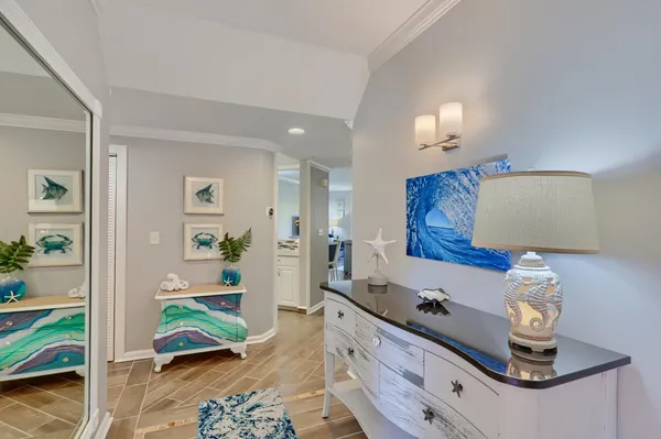 $2,900 | 400 Uno Lago Drive, Unit 204, Juno Beach, FL 33408