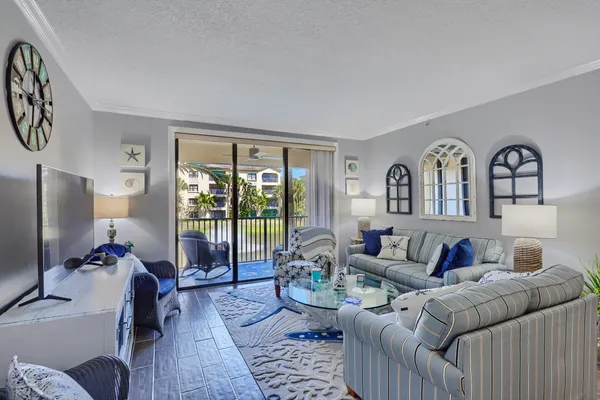 $2,900 | 400 Uno Lago Drive, Unit 204, Juno Beach, FL 33408