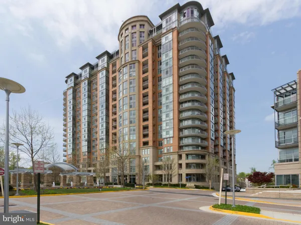 $3,950 | 8220 Crestwood Heights Drive, Unit 1505, McLean, VA 22102