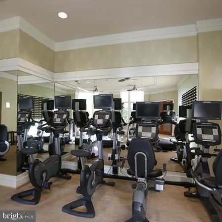 $3,950 | 8220 Crestwood Heights Drive, Unit 1505, McLean, VA 22102
