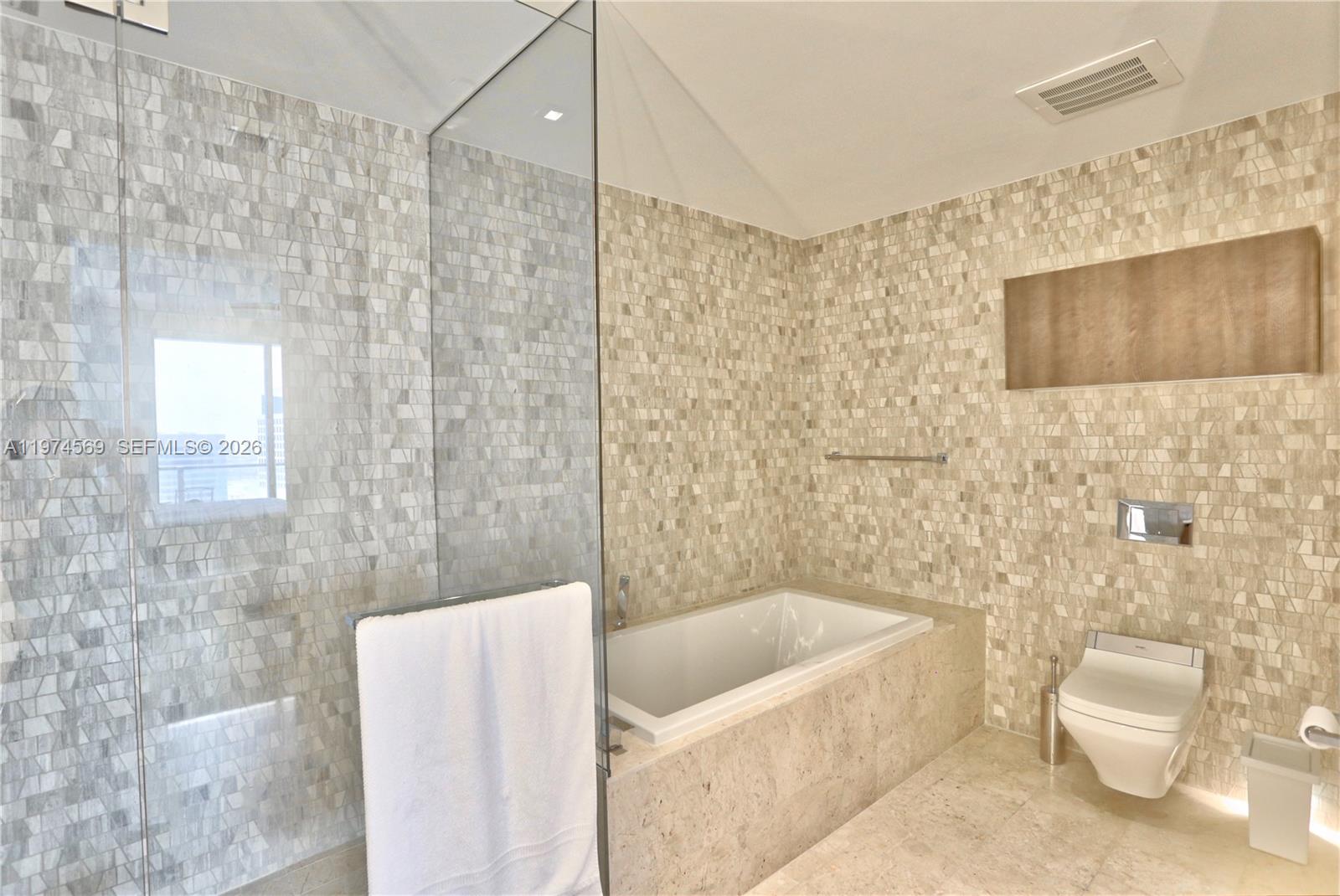 88 Southwest 7th Street, Unit 3805 Miami, FL 33130 - Photo 5 of 15