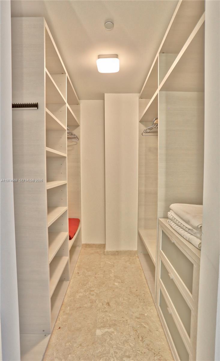 88 Southwest 7th Street, Unit 3805 Miami, FL 33130 - Photo 8 of 15