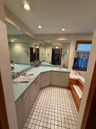 $689,000 | 316 Walnut Plain Road, Rochester, MA 02770