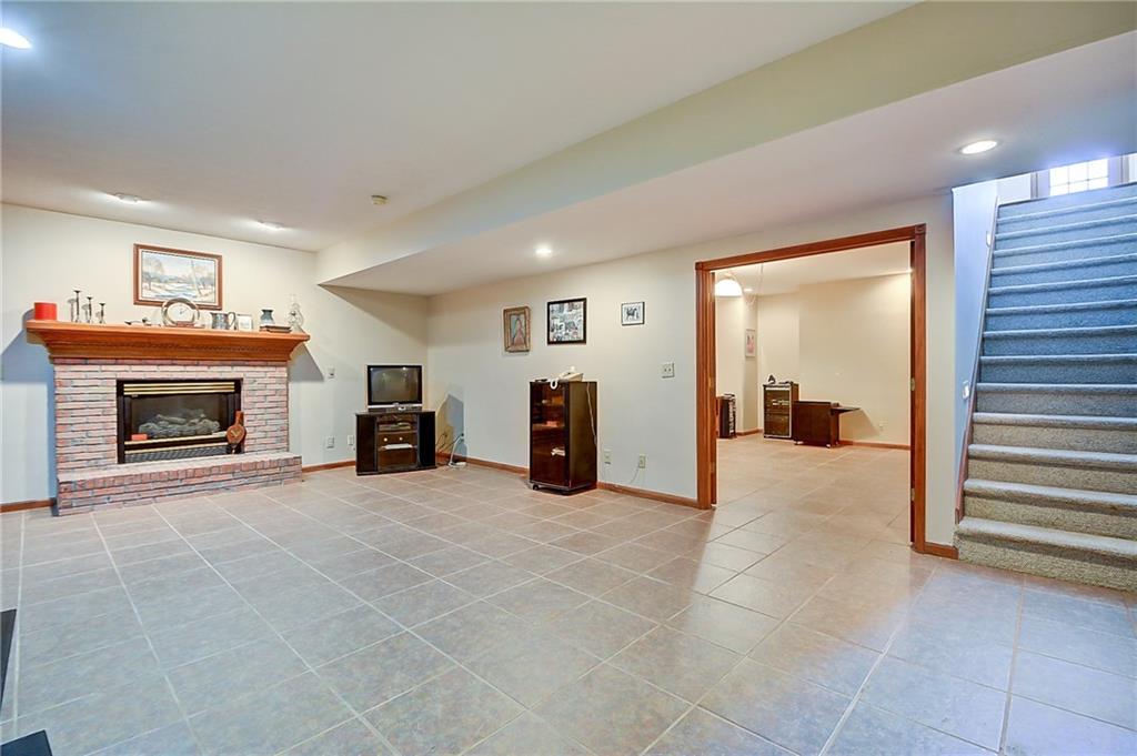 9860 South McGregor Road Indianapolis, IN 46259 - Photo 18 of 24 Gallery Image 18