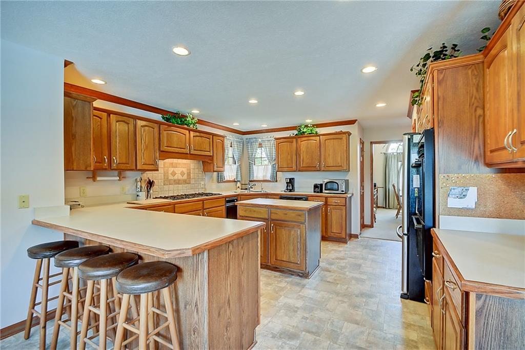 9860 South McGregor Road Indianapolis, IN 46259 - Photo 6 of 24 Gallery Image 6