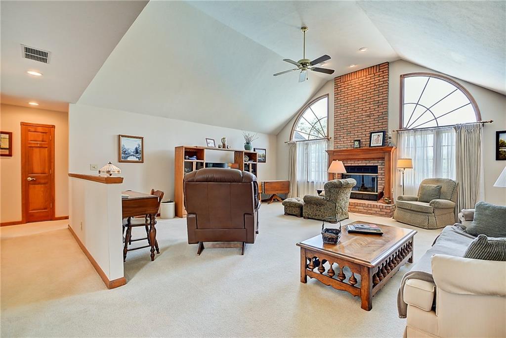 9860 South McGregor Road Indianapolis, IN 46259 - Photo 10 of 24 Gallery Image 10