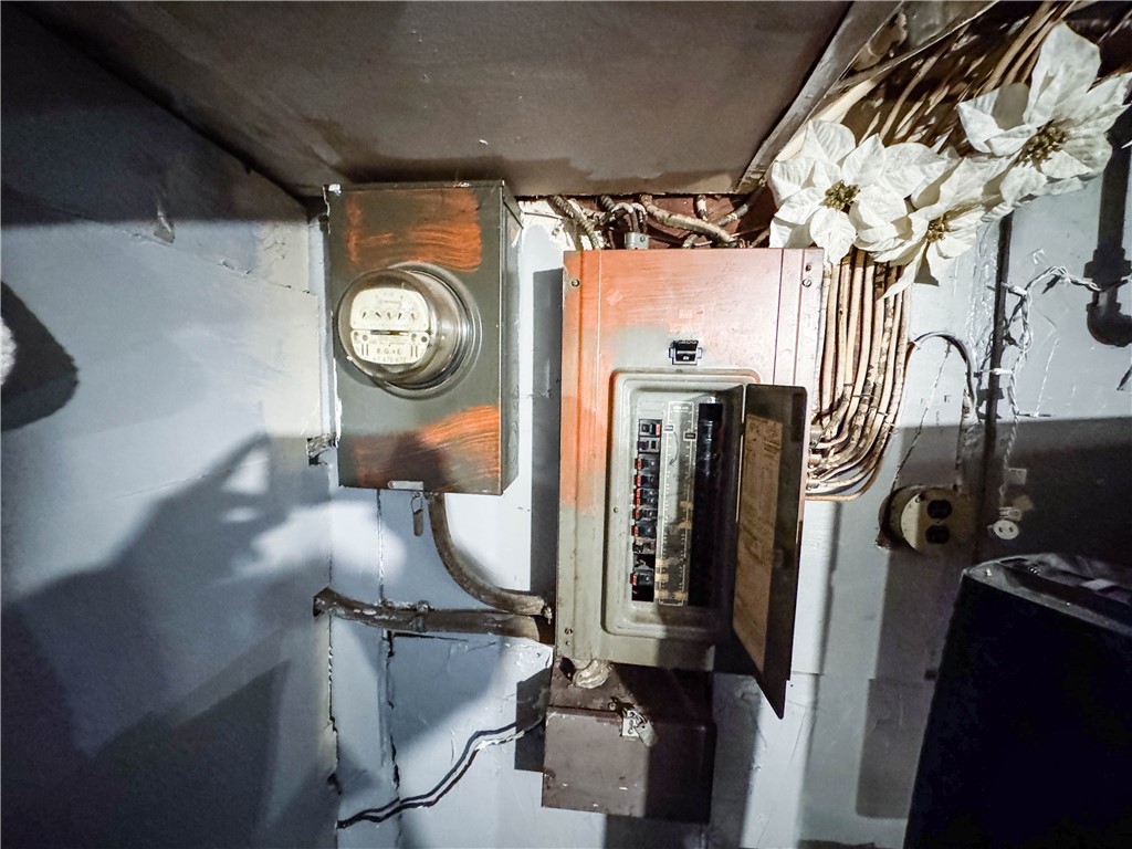 706 Smith Street Rochester, NY 14606 - Photo 11 of 13