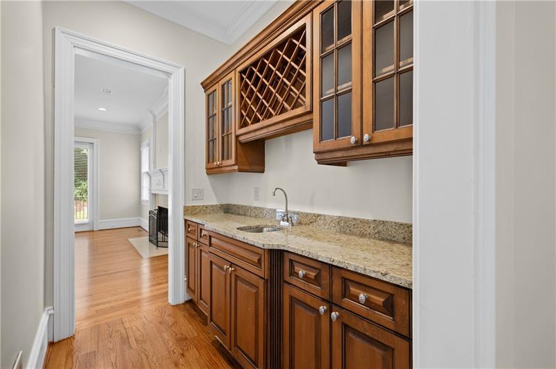 3880 Stratford Walk Circle Atlanta, GA 30342 - Photo 12 of 54 Gallery Image 12