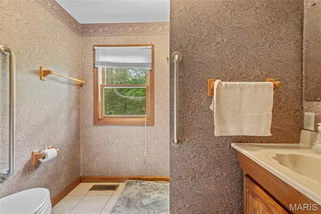 $100,000 | 504 South Morrison Avenue, Collinsville, IL 62234