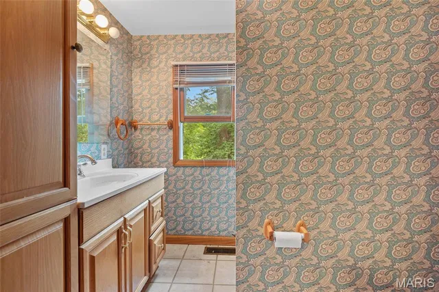 $100,000 | 504 South Morrison Avenue, Collinsville, IL 62234