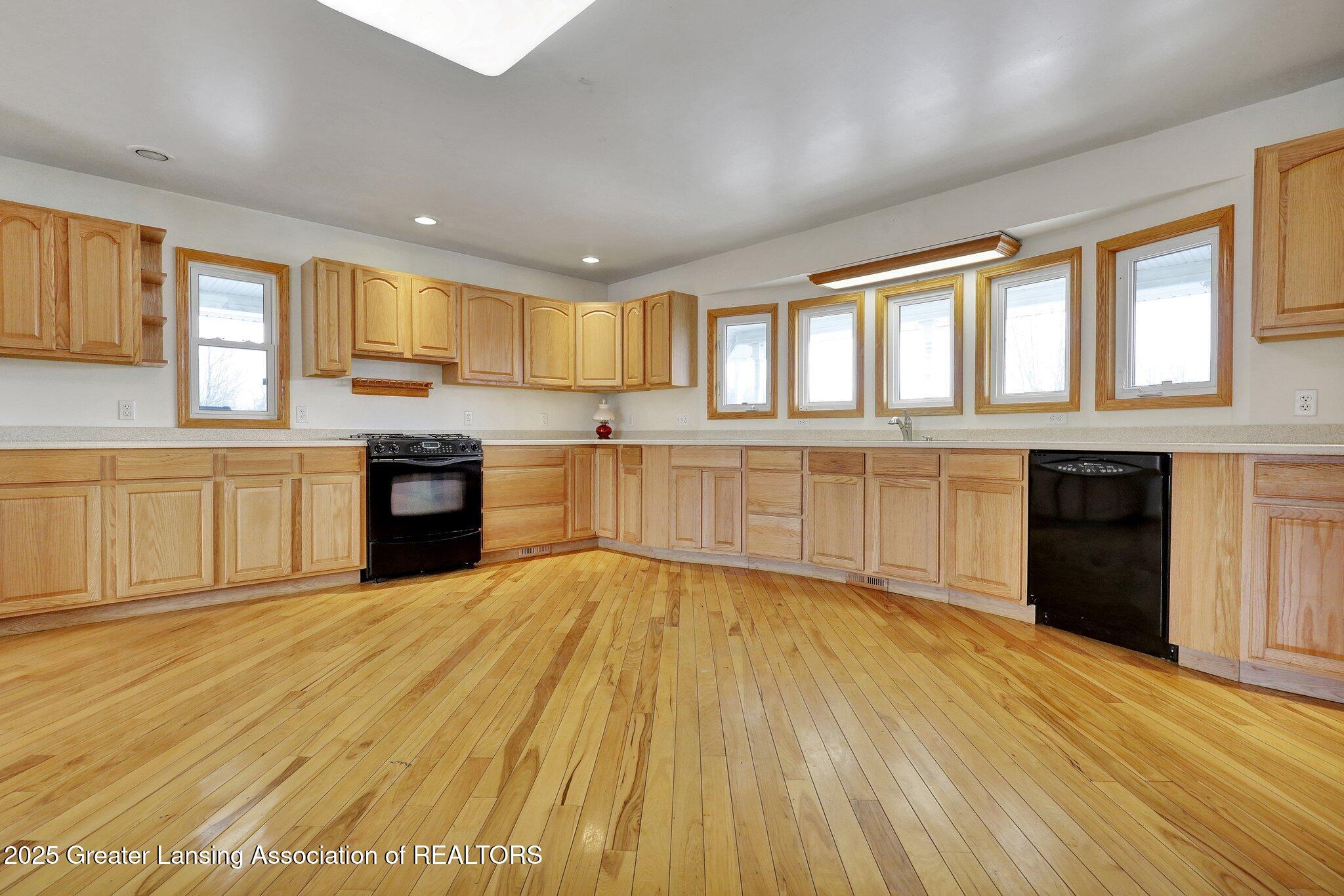 7308 South Royston Road Eaton Rapids, MI 48827 - Photo 11 of 44 31-web-or-mls-Open Ended Media-31