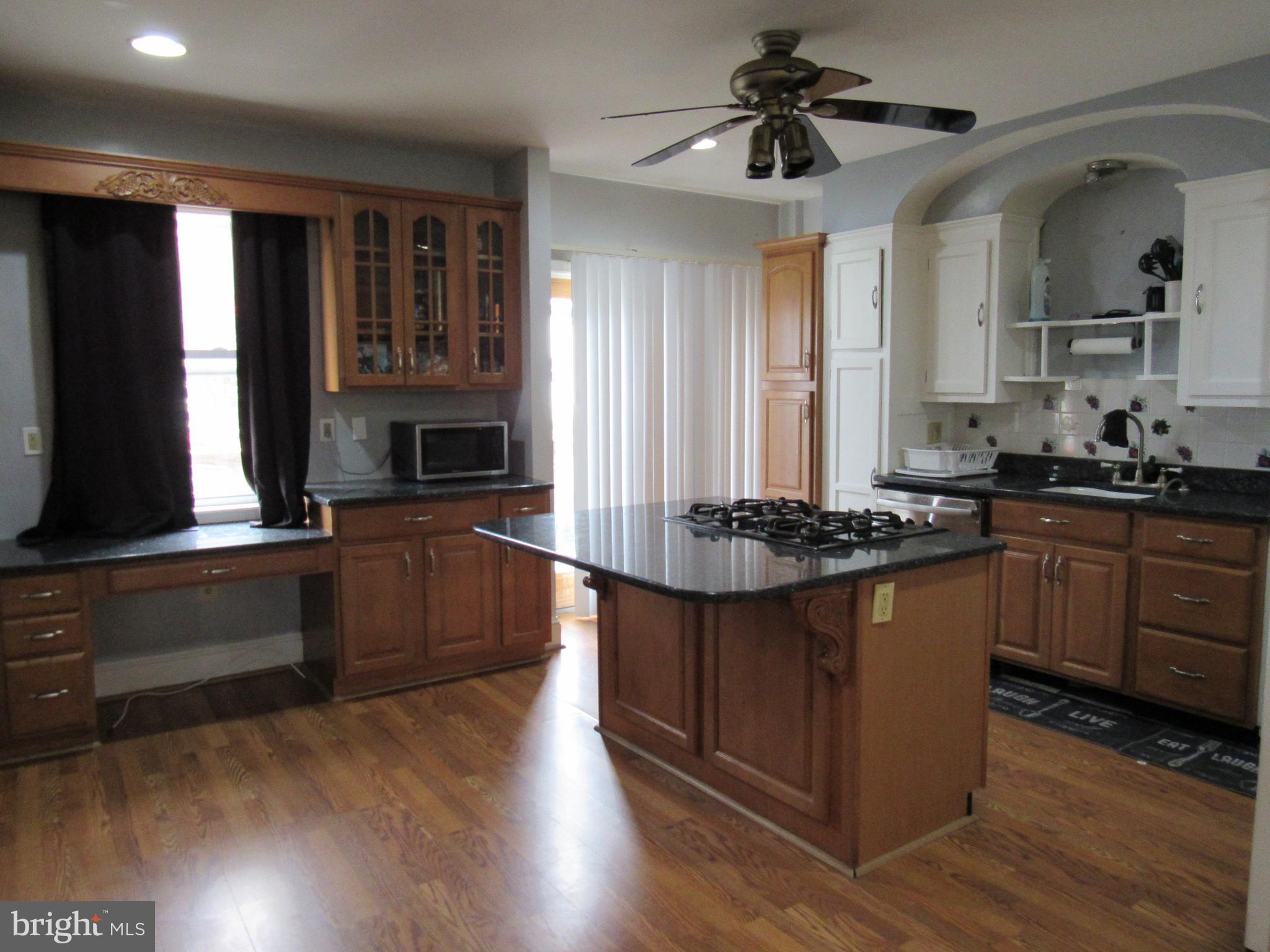 1701 Kinship Road Dundalk, MD 21222 - Photo 15 of 45 Counter Desk