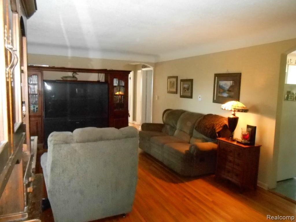 6879 Peck Road Lexington, MI 48450 - Photo 12 of 44 017.jpg