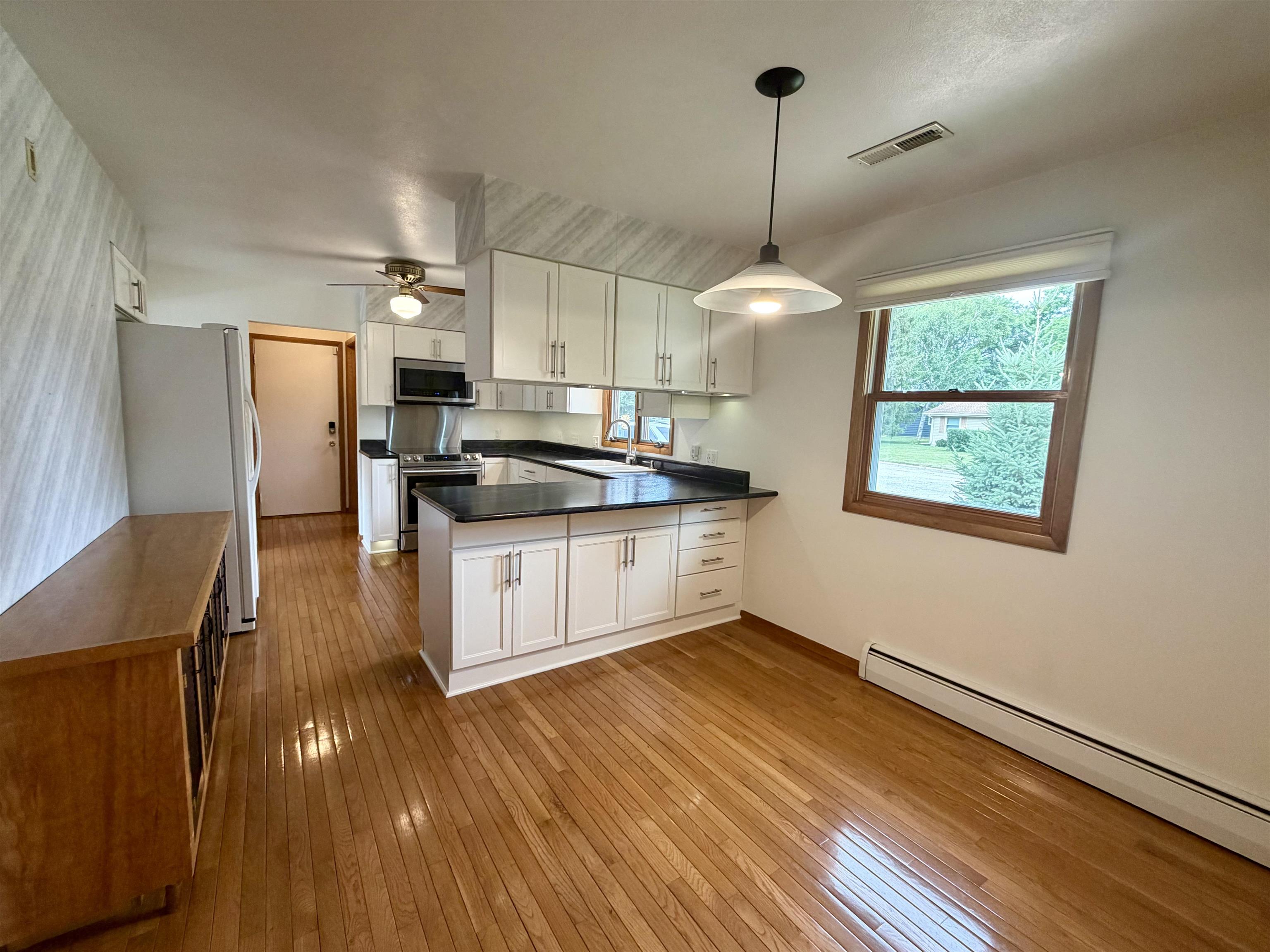 921 Park Ridge Road Janesville, WI 53546 - Photo 9 of 62 Gallery Image 9