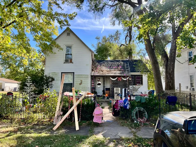 $24,900 | 843 East Seminary Avenue, Hoopeston, IL 60942