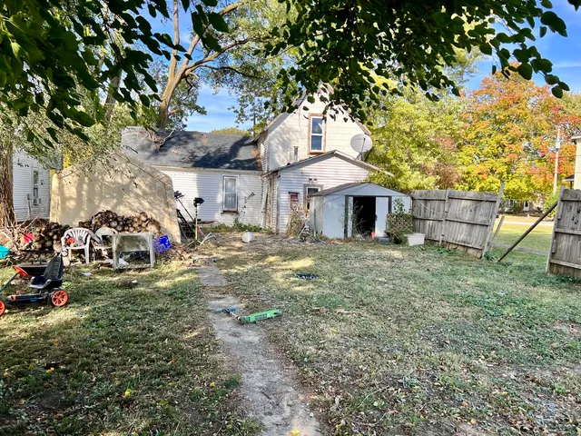 $24,900 | 843 East Seminary Avenue, Hoopeston, IL 60942