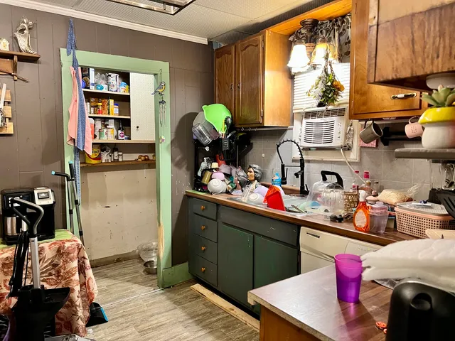 $24,900 | 843 East Seminary Avenue, Hoopeston, IL 60942