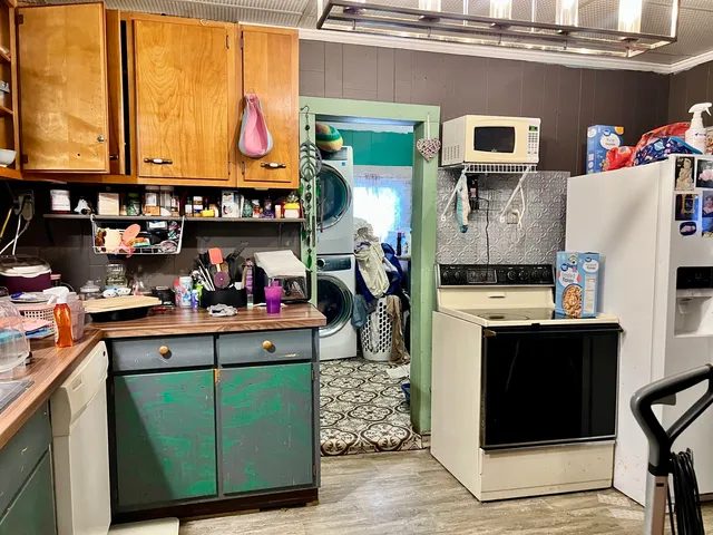 $24,900 | 843 East Seminary Avenue, Hoopeston, IL 60942