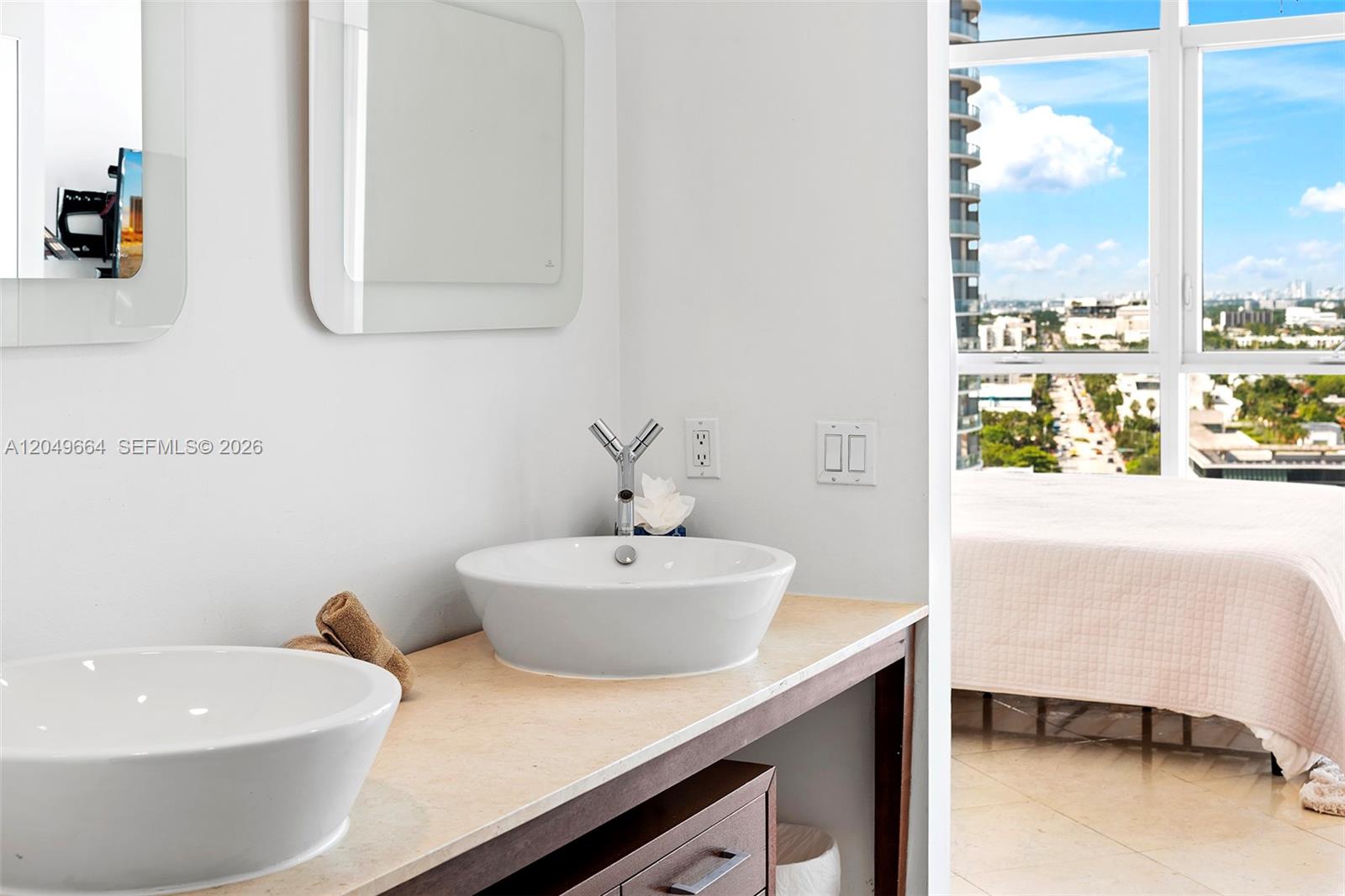 450 Alton Road, Unit 1708 Miami Beach, FL 33139 - Photo 16 of 38