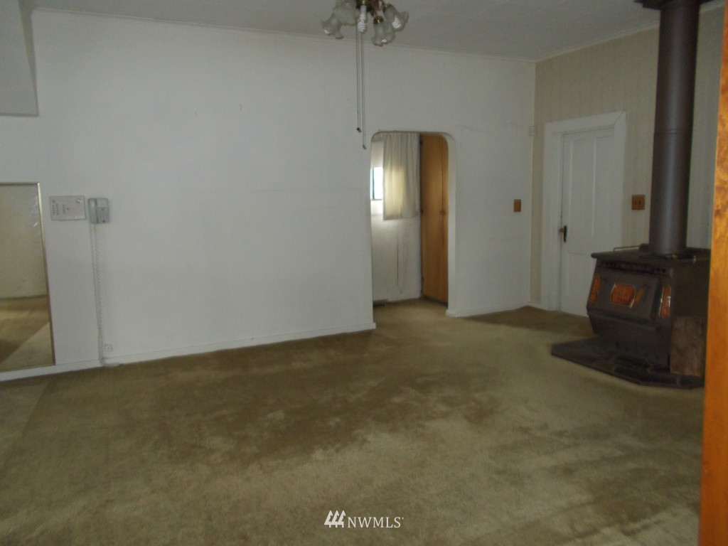 373 Southwest 9th Street Chehalis, WA 98532 - Photo 3 of 16 Gallery Image 3