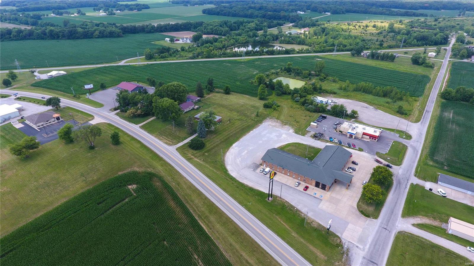 20742 Staunton Road Staunton, IL 62088 - Photo 16 of 23