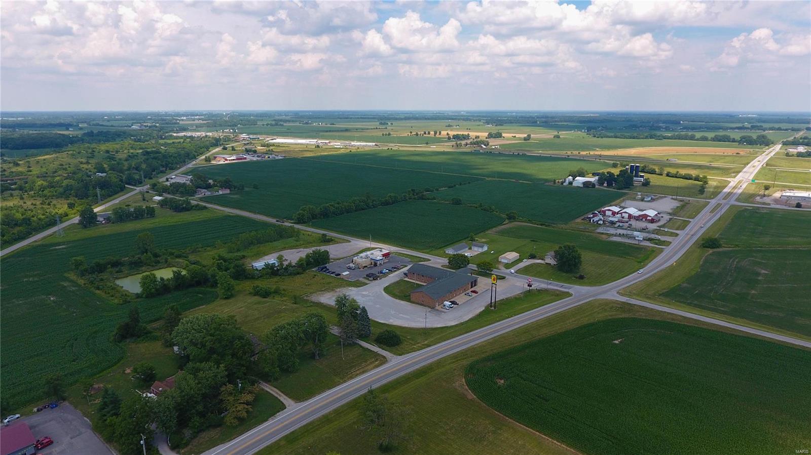 20742 Staunton Road Staunton, IL 62088 - Photo 19 of 23