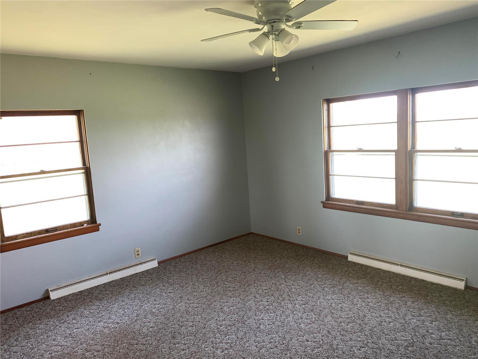 20742 Staunton Road Staunton, IL 62088 - Photo 8 of 23