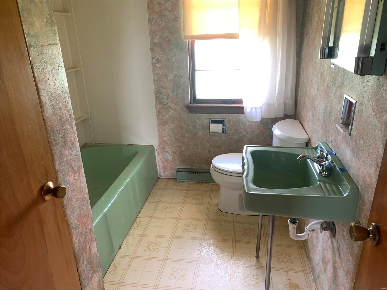 20742 Staunton Road Staunton, IL 62088 - Photo 10 of 23