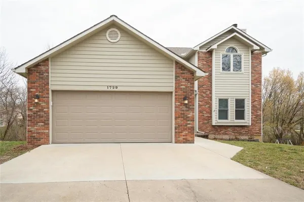 $359,900 | 1729 Whitmore Court, Lawrence, KS 66046